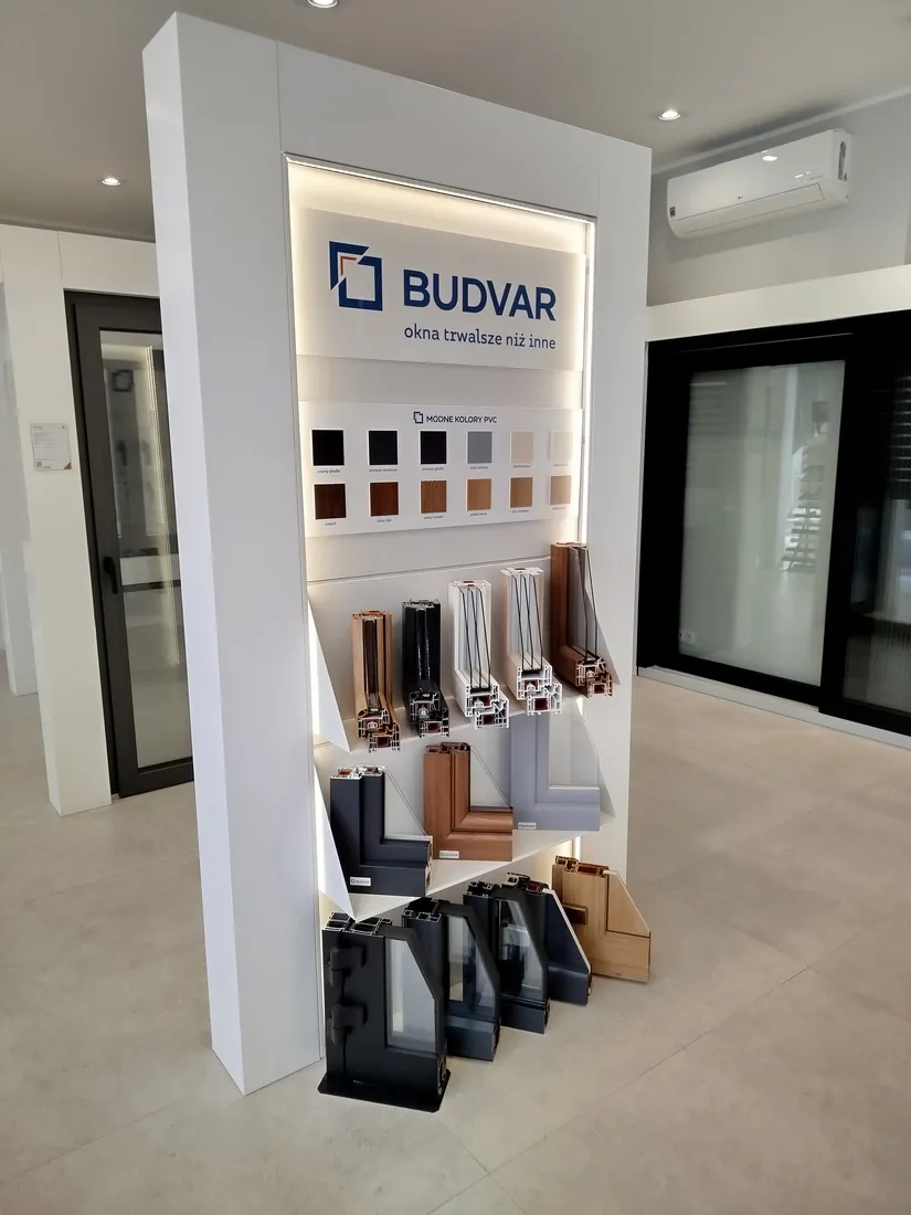 Profilschnitte und Farbmuster — Salon Budvar Łódź