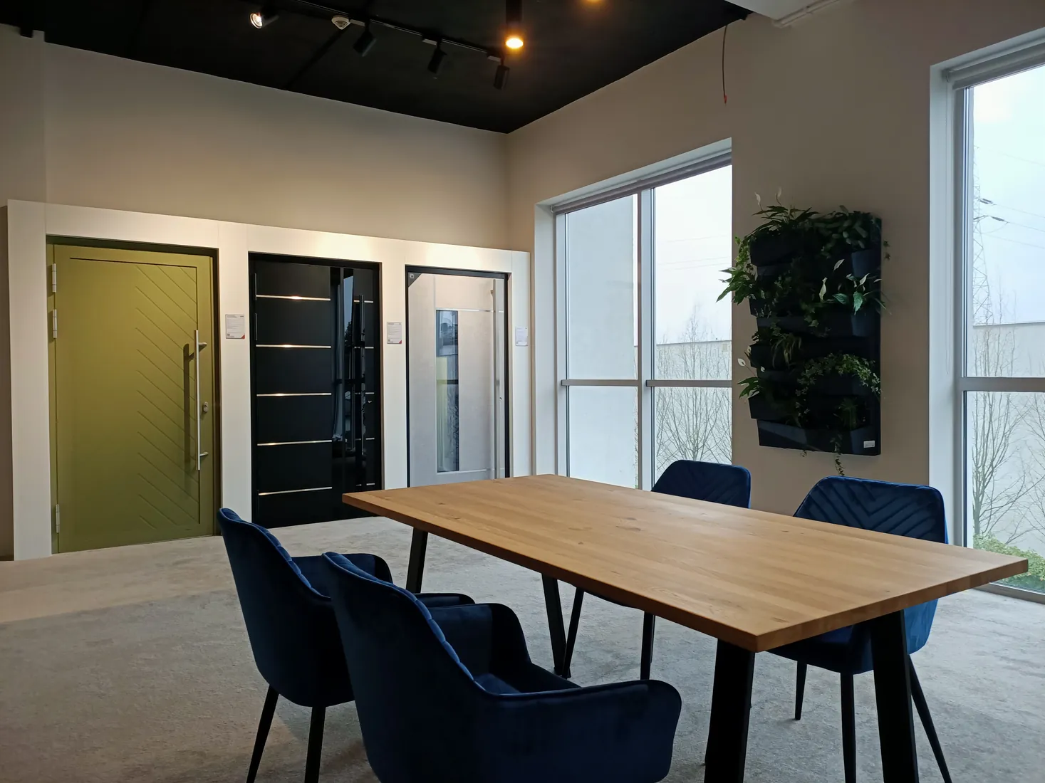 Beratungstisch und Haustüren — Salon BUDVAR Poznań – Galeria Arkada