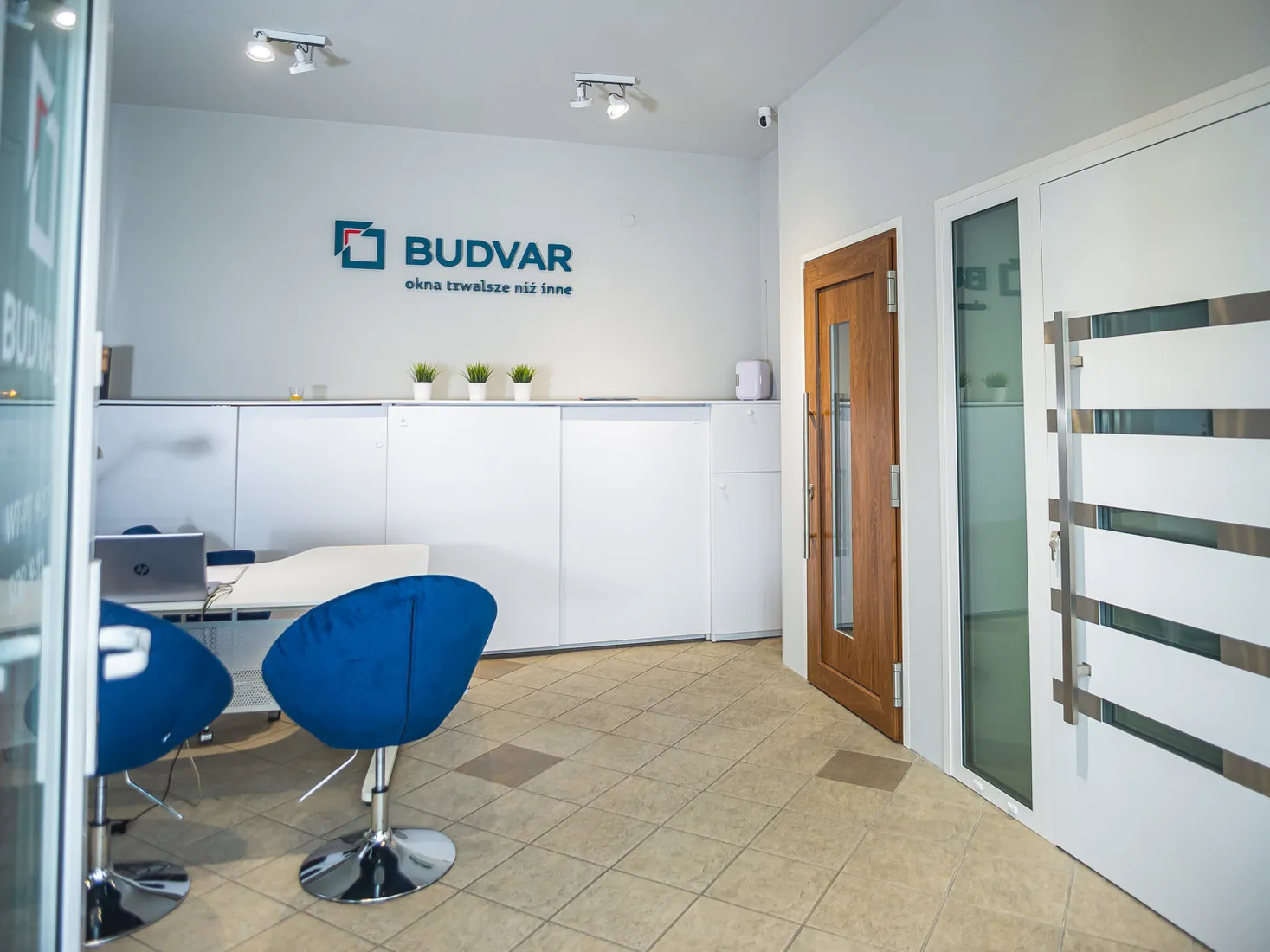 Empfang und Haustüren — Salon Budvar Sieradz