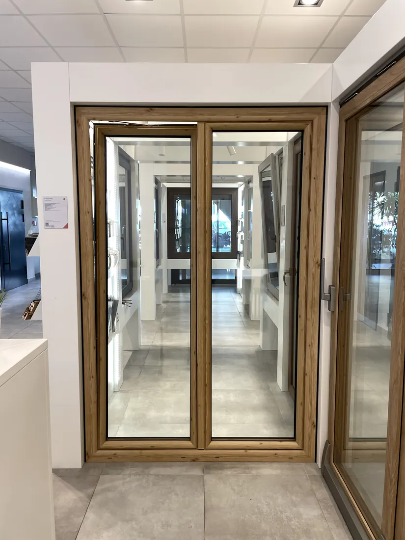 Balkontür in Holzdekor — Salon Budvar Warszawa